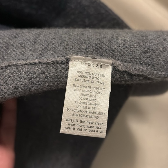 Toad & Co. Heartfelt wool cardigan with hood, size L. - Picture 3 of 4